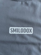 Lade das Bild in den Galerie-Viewer, Smilodox ~ Shirt (S)
